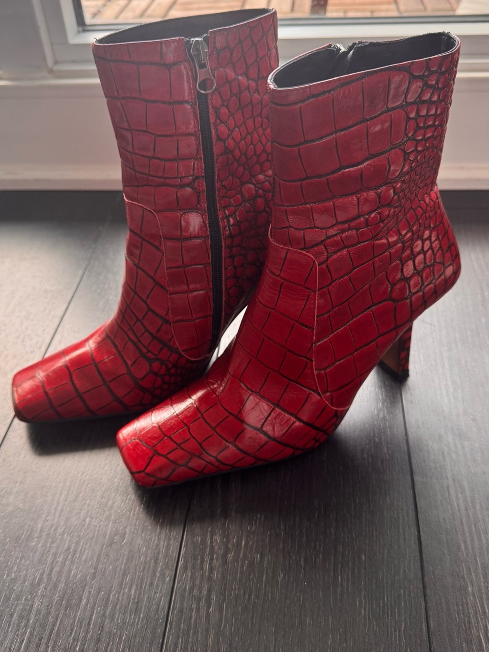 L’intervalle Red Croc-Embossed Leather Ankle Boots - Women